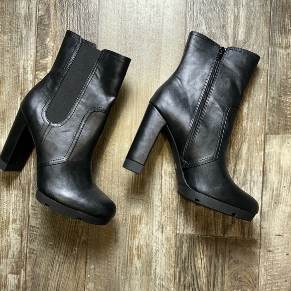Bar III Sleek Black Heeled Boots Size 10 - Picture 12 of 16